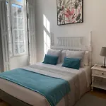 D. Filipe I بيت ضيافة